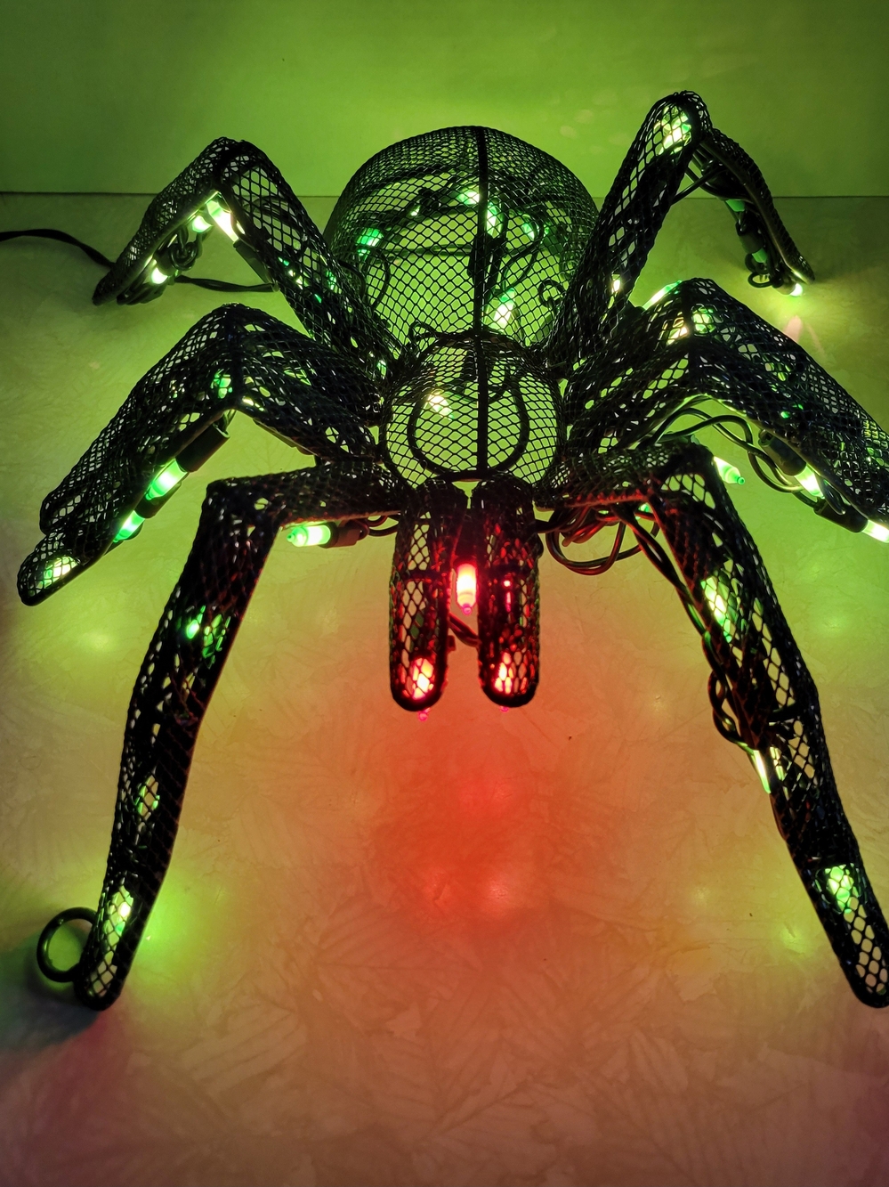 Source Unknown Black Mesh Metal Spider Lantern with Green and Red LEDs - Heavy